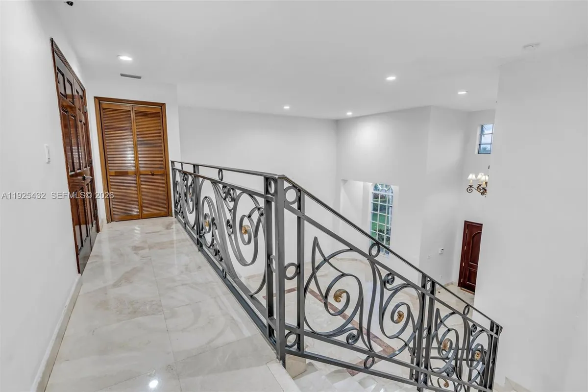 10298 NW 130th St, Hialeah Gardens FL 33018