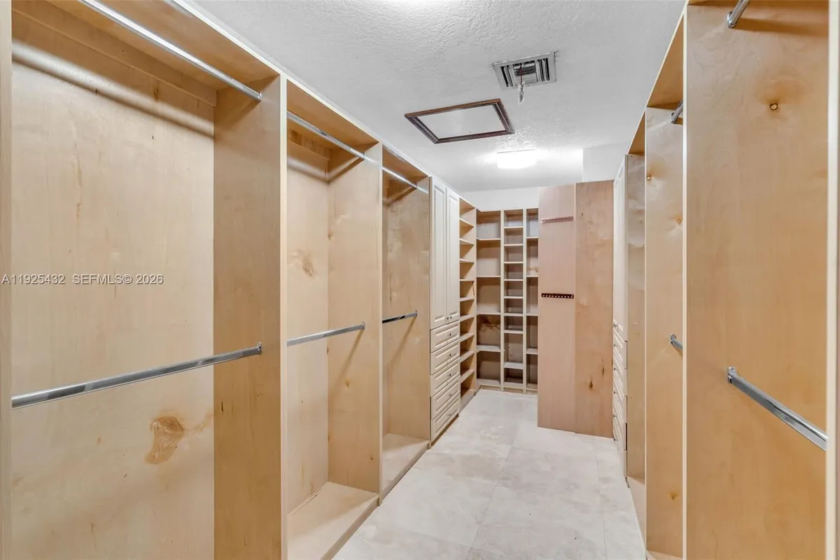 10298 NW 130th St, Hialeah Gardens FL 33018