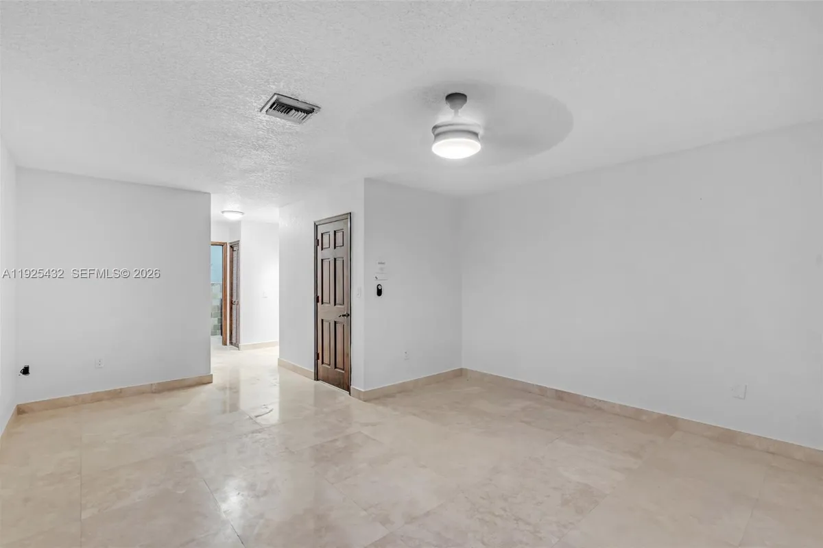 10298 NW 130th St, Hialeah Gardens FL 33018