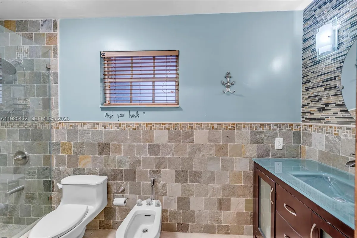 10298 NW 130th St, Hialeah Gardens FL 33018