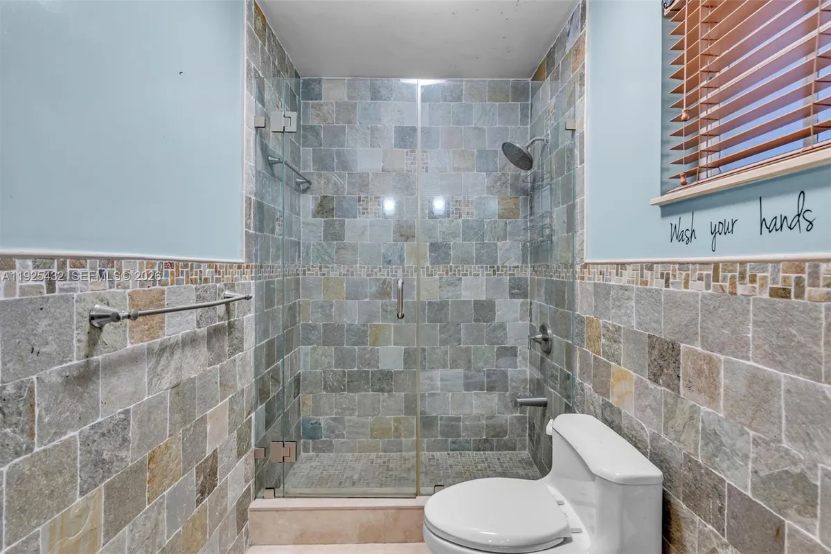 10298 NW 130th St, Hialeah Gardens FL 33018