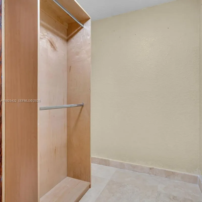 10298 NW 130th St, Hialeah Gardens FL 33018