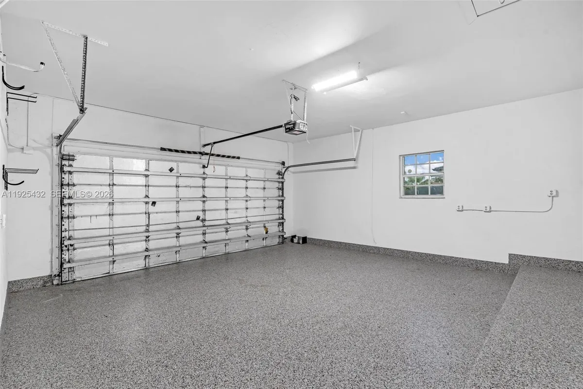 10298 NW 130th St, Hialeah Gardens FL 33018