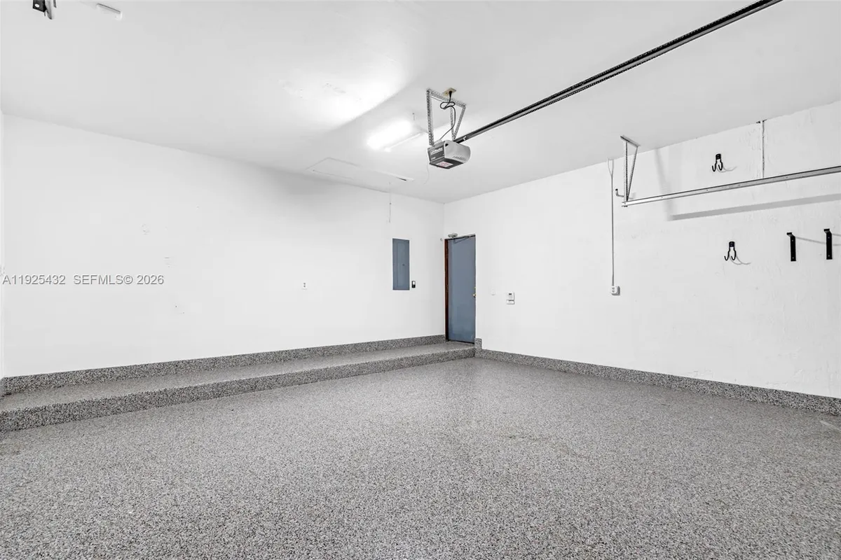 10298 NW 130th St, Hialeah Gardens FL 33018