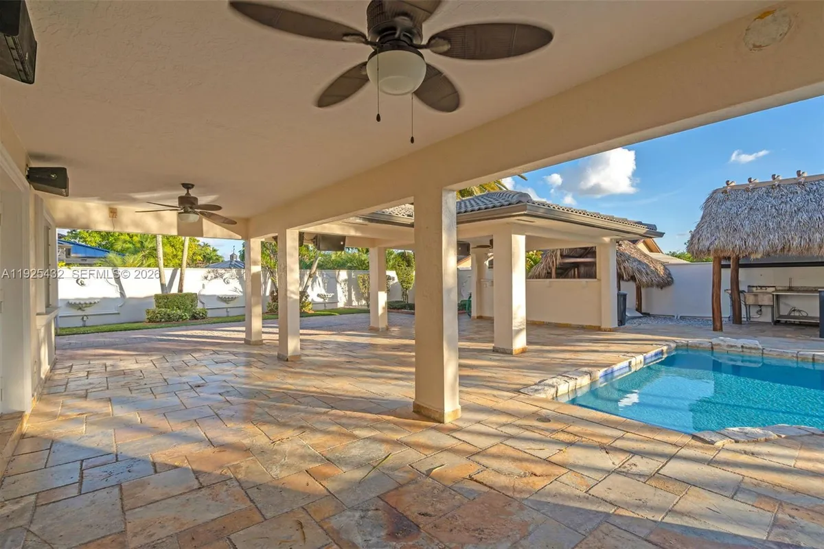 10298 NW 130th St, Hialeah Gardens FL 33018