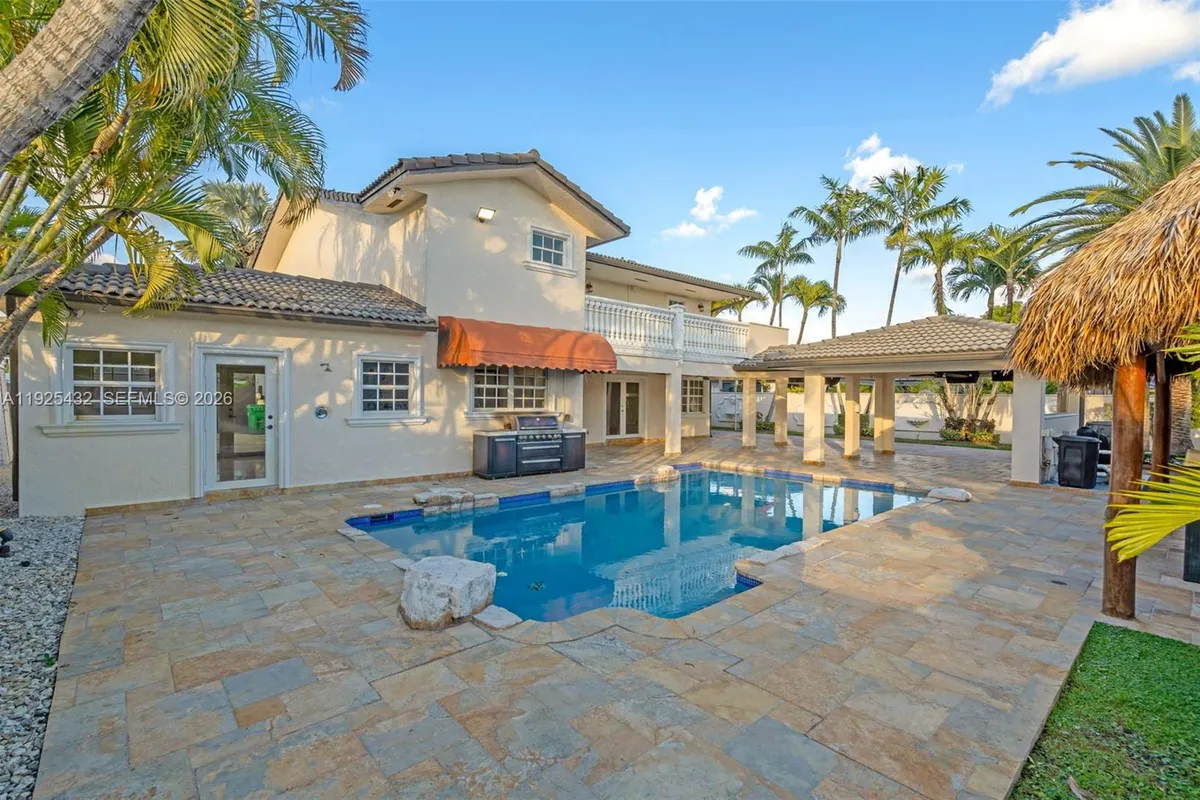 10298 NW 130th St, Hialeah Gardens FL 33018