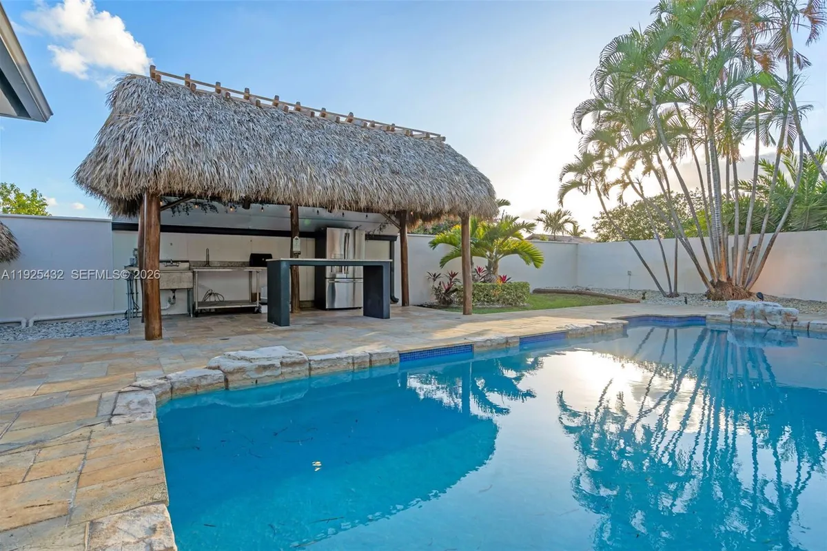 10298 NW 130th St, Hialeah Gardens FL 33018