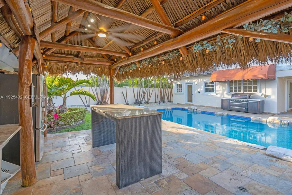 10298 NW 130th St, Hialeah Gardens FL 33018