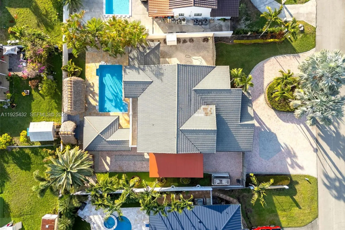 10298 NW 130th St, Hialeah Gardens FL 33018