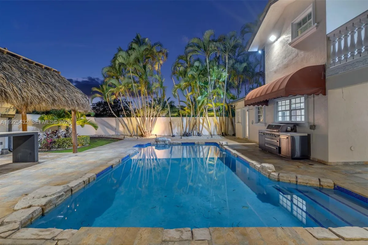 10298 NW 130th St, Hialeah Gardens FL 33018