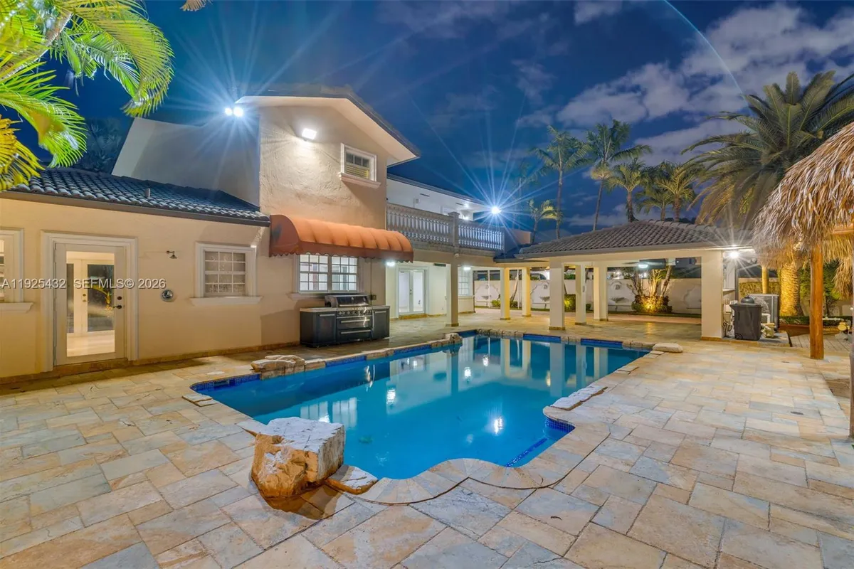 10298 NW 130th St, Hialeah Gardens FL 33018