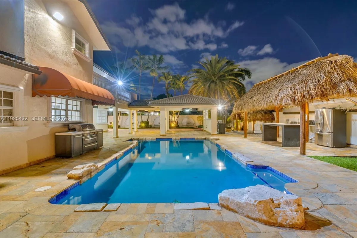 10298 NW 130th St, Hialeah Gardens FL 33018