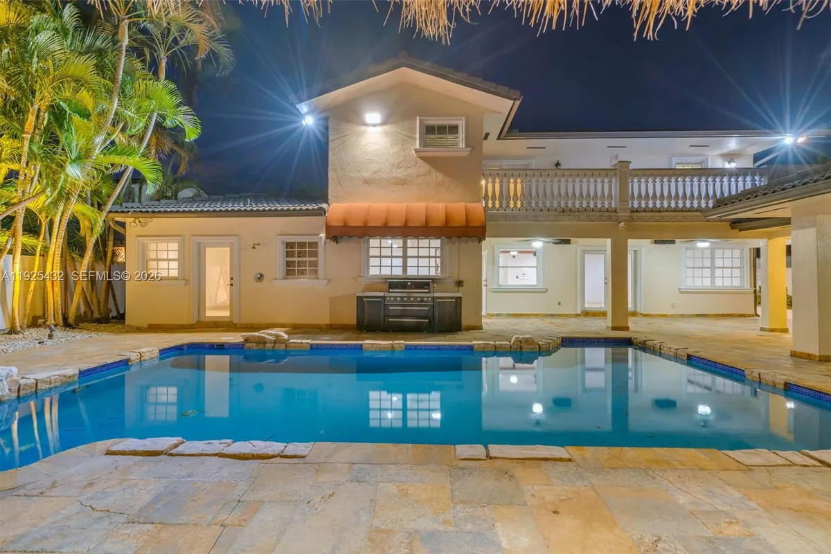 10298 NW 130th St, Hialeah Gardens FL 33018