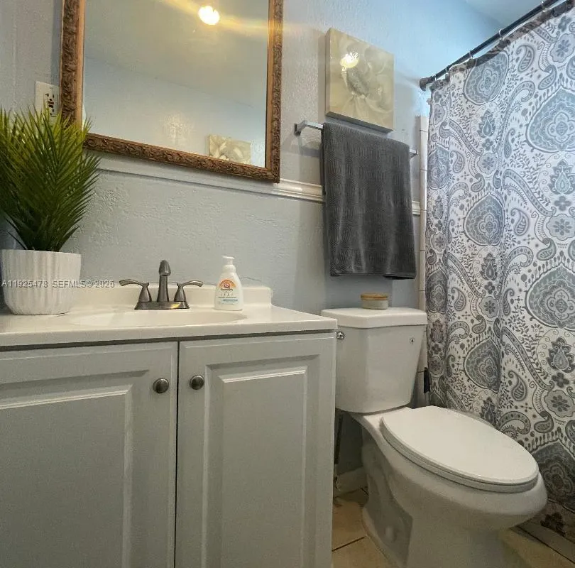 800 N 70th Ave, Hollywood FL 33024