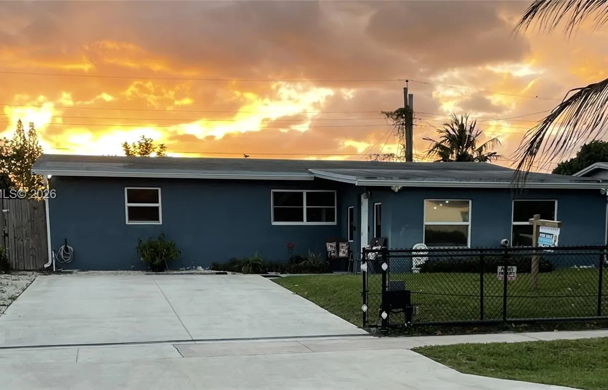 800 N 70th Ave, Hollywood FL 33024