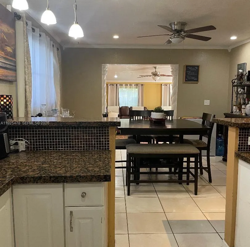 800 N 70th Ave, Hollywood FL 33024