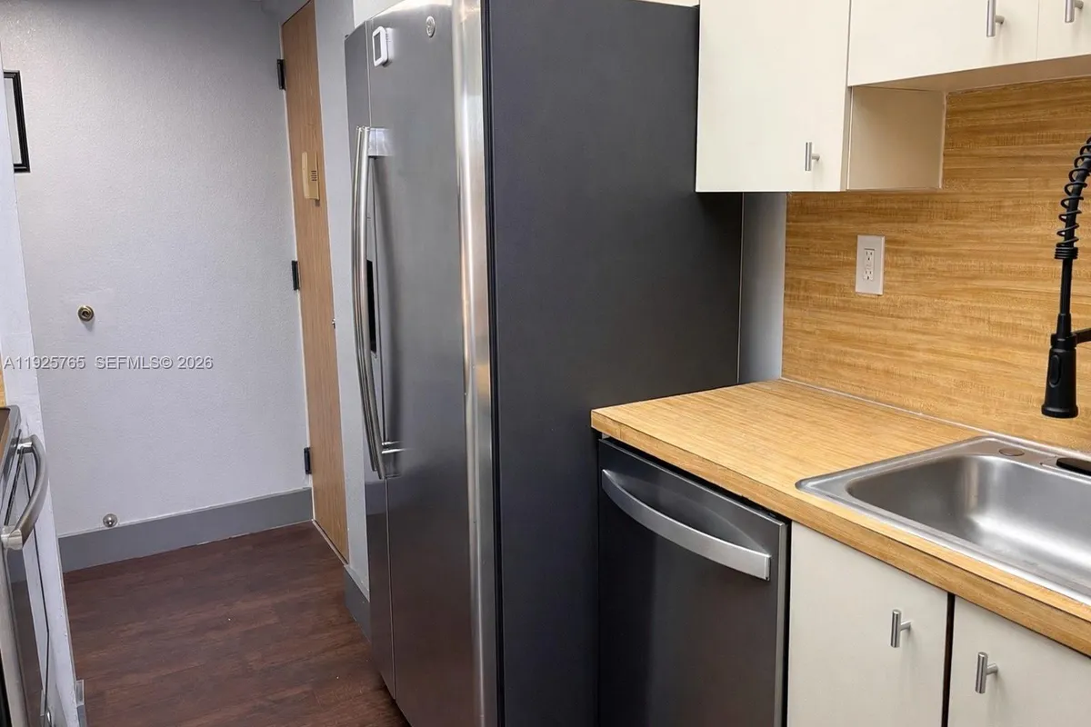 1891 N 61st Ave # B106, Hollywood FL 33024