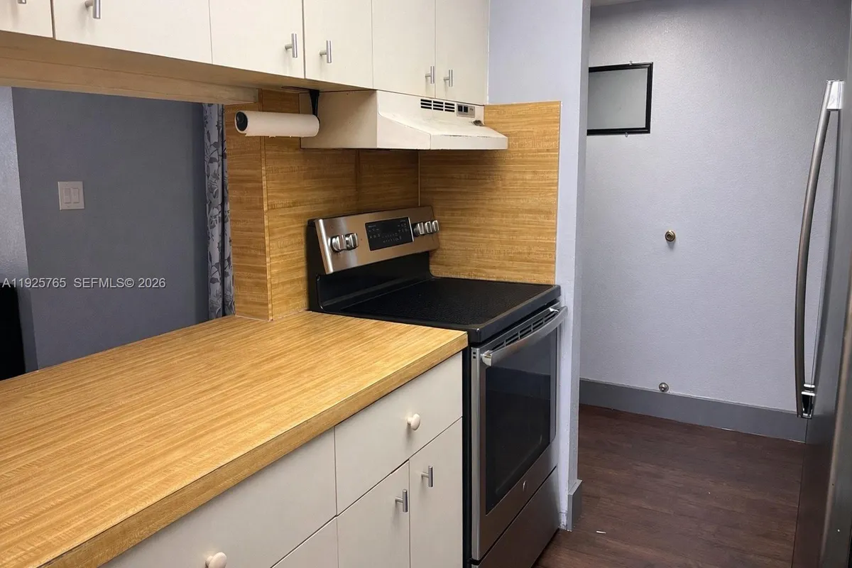 1891 N 61st Ave # B106, Hollywood FL 33024