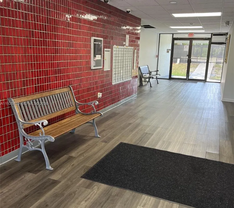 1891 N 61st Ave # B106, Hollywood FL 33024