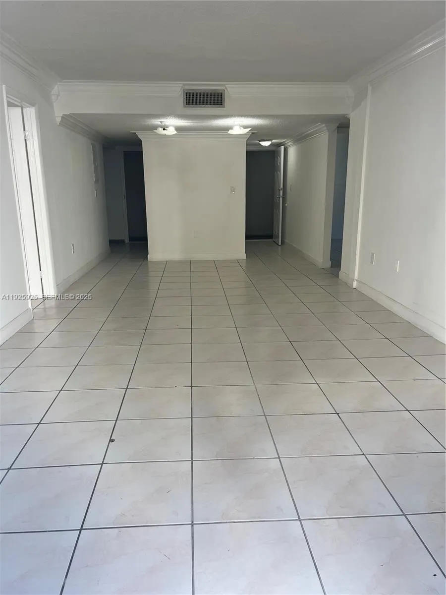 10000 nw 80 ct # 2301, Hialeah Gardens FL 3301