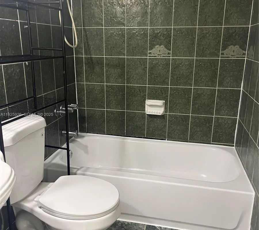 10000 nw 80 ct # 2301, Hialeah Gardens FL 3301