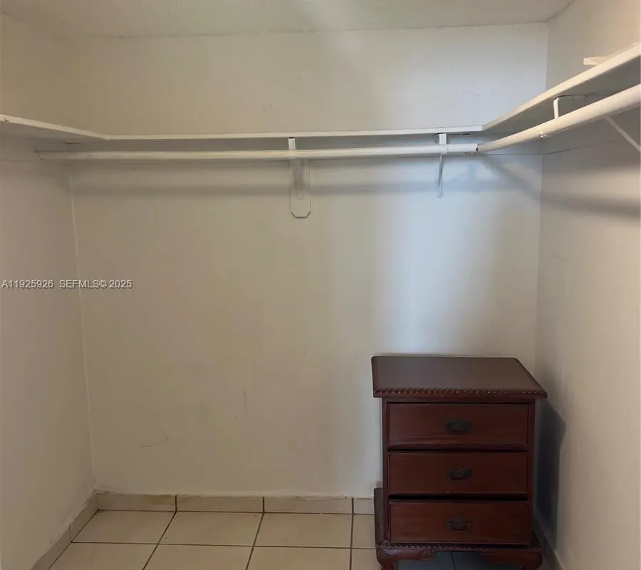 10000 nw 80 ct # 2301, Hialeah Gardens FL 3301