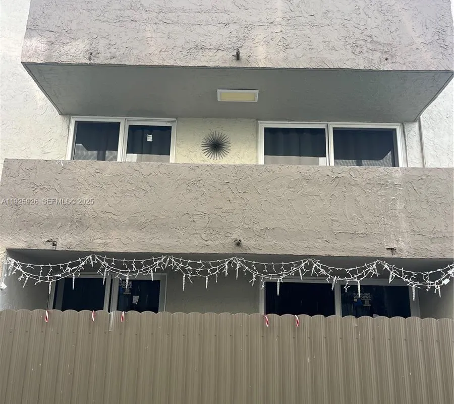 10000 nw 80 ct # 2301, Hialeah Gardens FL 3301