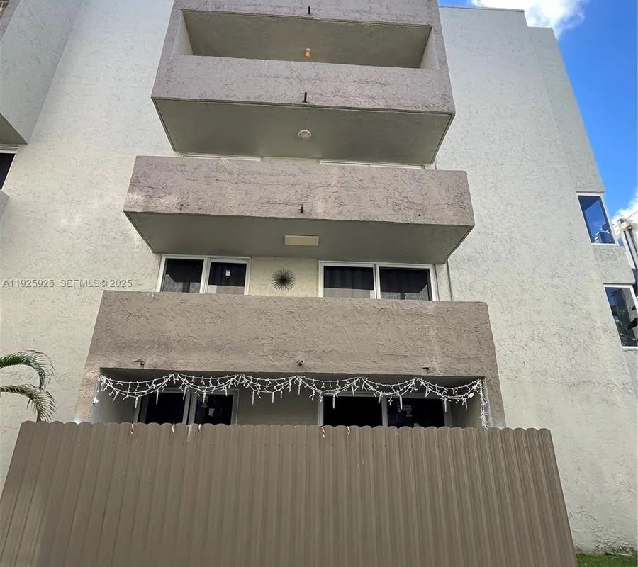 10000 nw 80 ct # 2301, Hialeah Gardens FL 3301