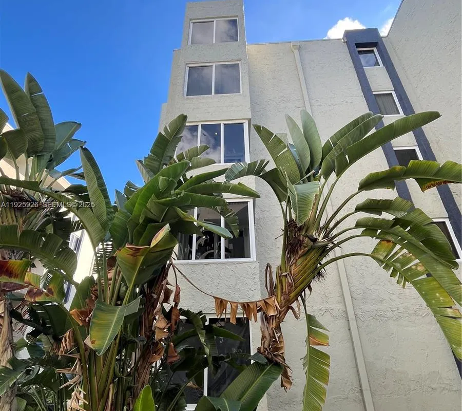 10000 nw 80 ct # 2301, Hialeah Gardens FL 3301