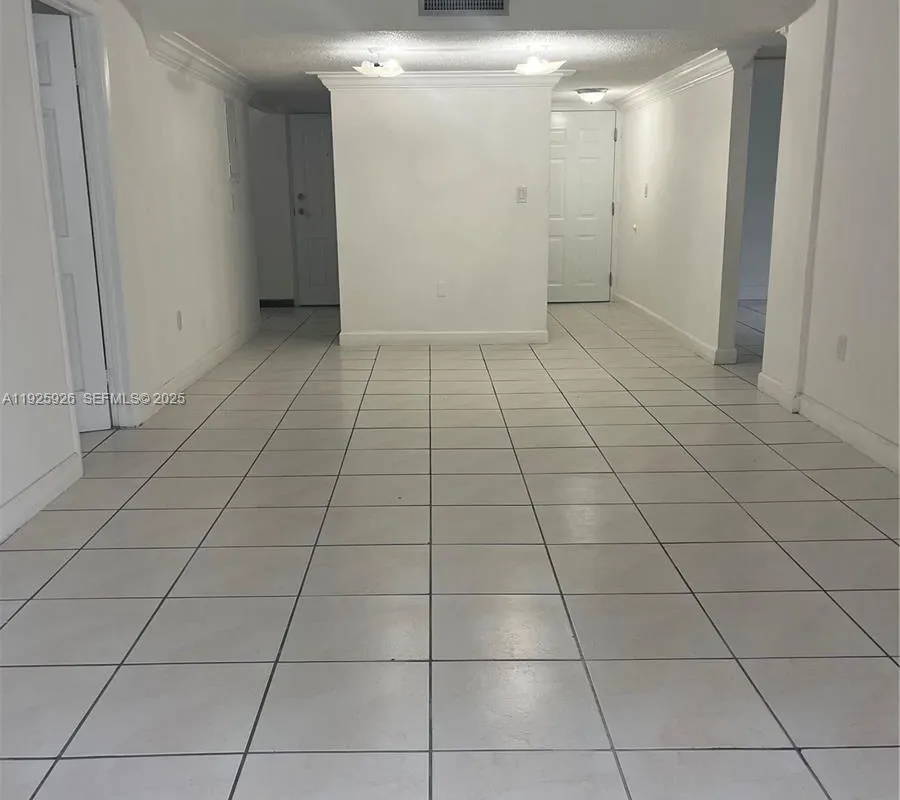 10000 nw 80 ct # 2301, Hialeah Gardens FL 3301