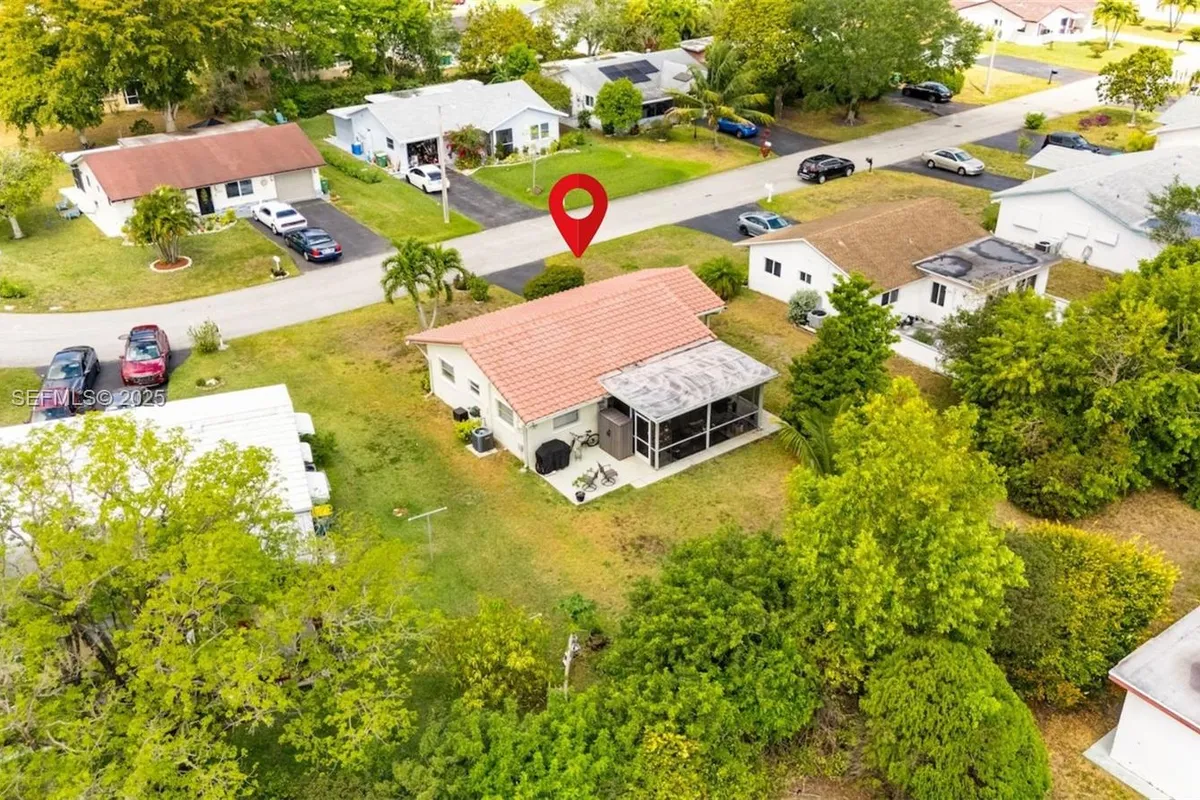 7002 NW 95th Ave, Tamarac FL 33321