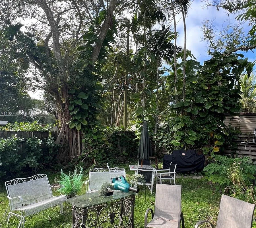 6400 SW 63rd Ave, South Miami FL 33143