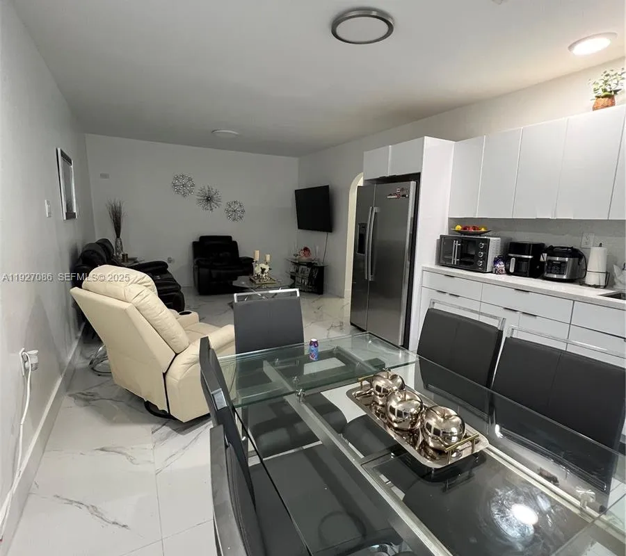 6400 SW 63rd Ave, South Miami FL 33143