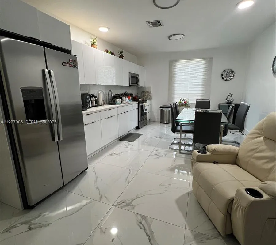 6400 SW 63rd Ave, South Miami FL 33143