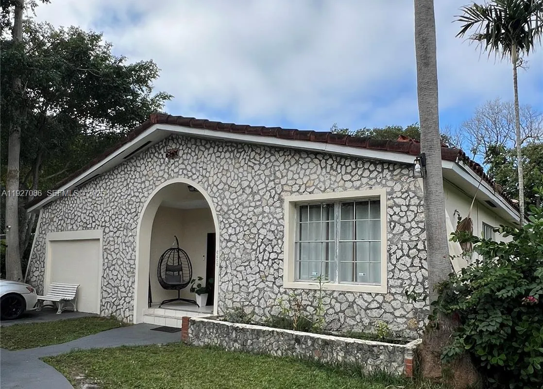 6400 SW 63rd Ave, South Miami FL 33143