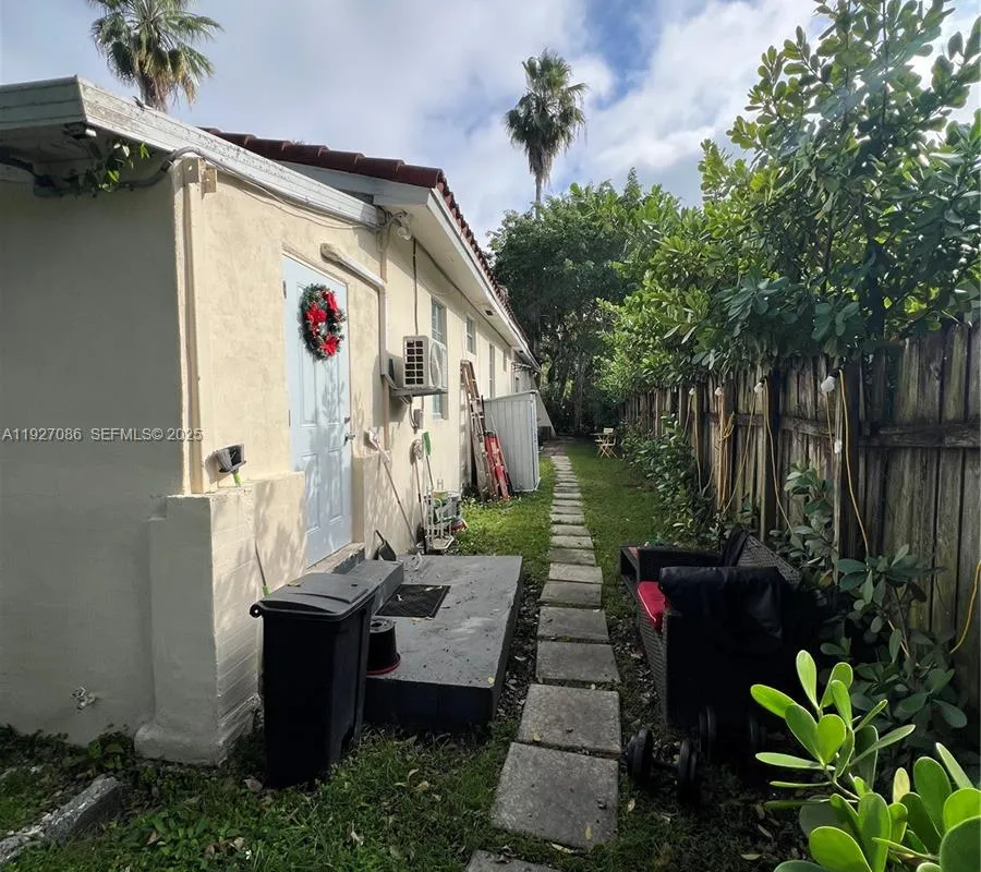 6400 SW 63rd Ave, South Miami FL 33143
