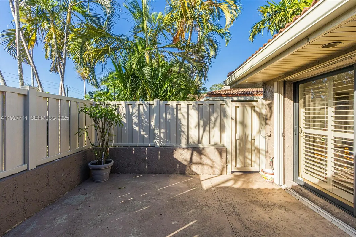 500 Bonnie Brae Way # 17, Hollywood FL 33021