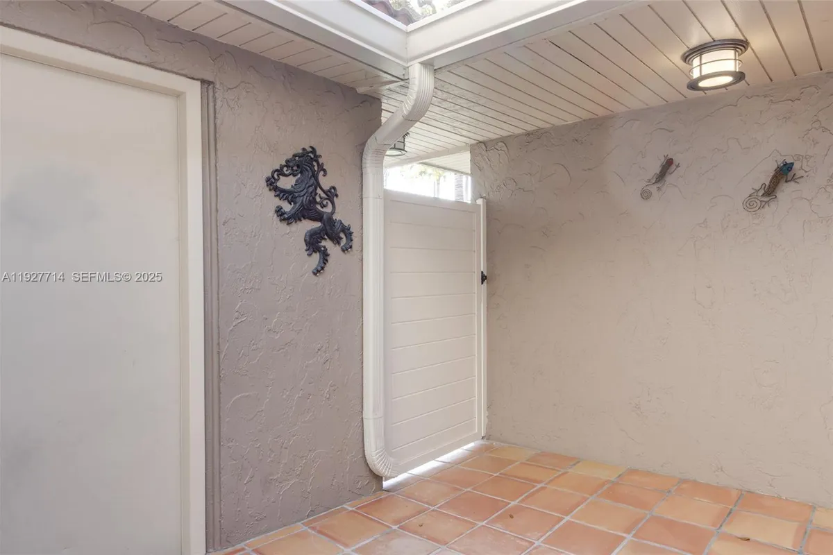 500 Bonnie Brae Way # 17, Hollywood FL 33021