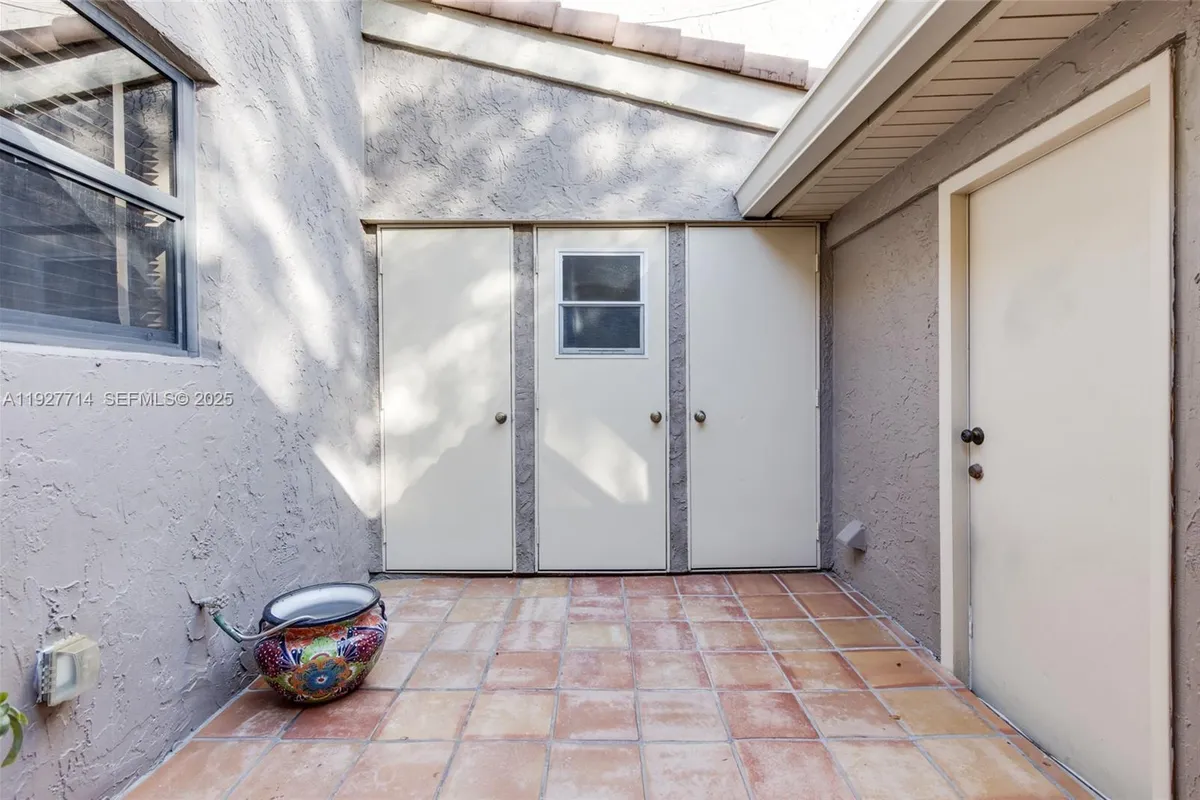 500 Bonnie Brae Way # 17, Hollywood FL 33021