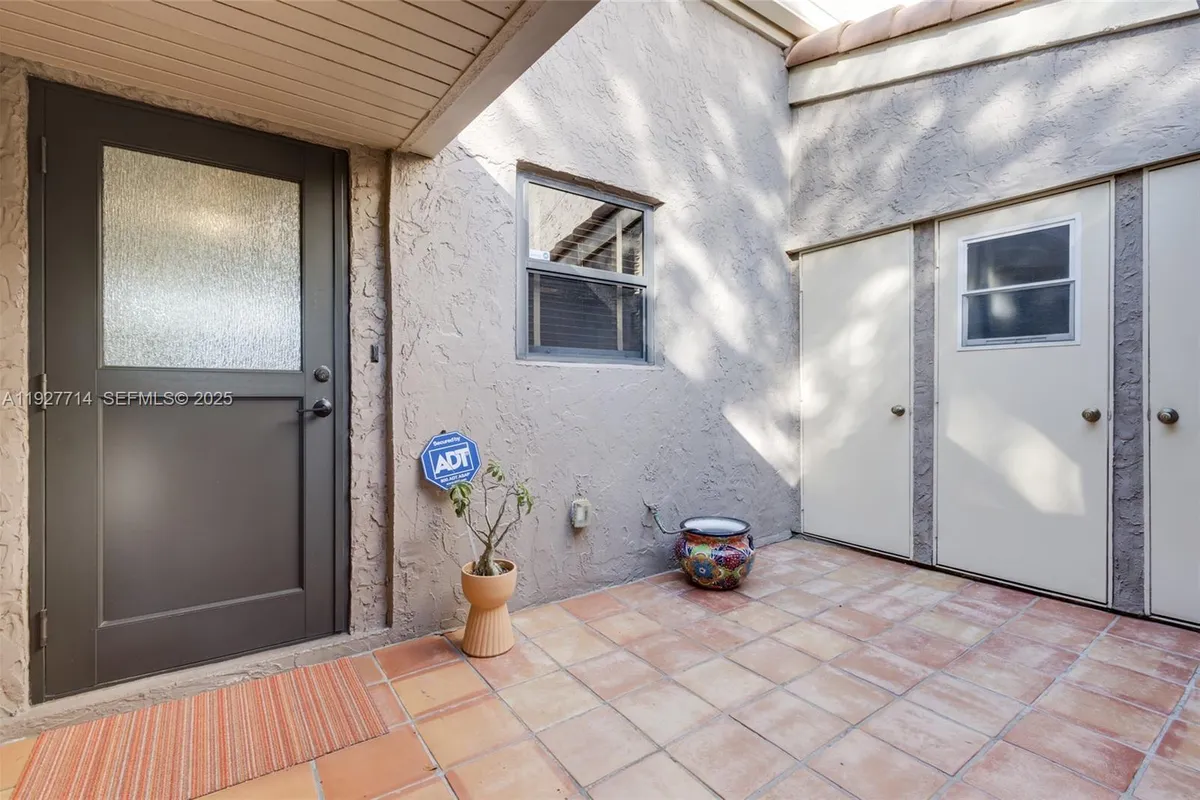 500 Bonnie Brae Way # 17, Hollywood FL 33021