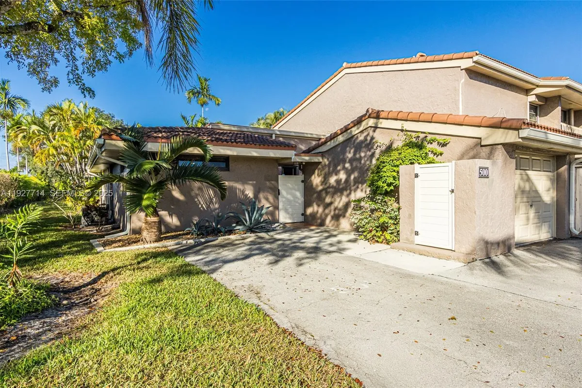 500 Bonnie Brae Way # 17, Hollywood FL 33021