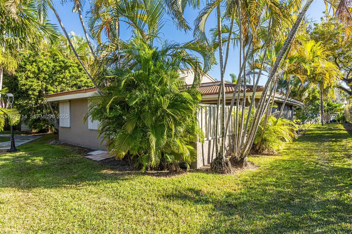 500 Bonnie Brae Way # 17, Hollywood FL 33021