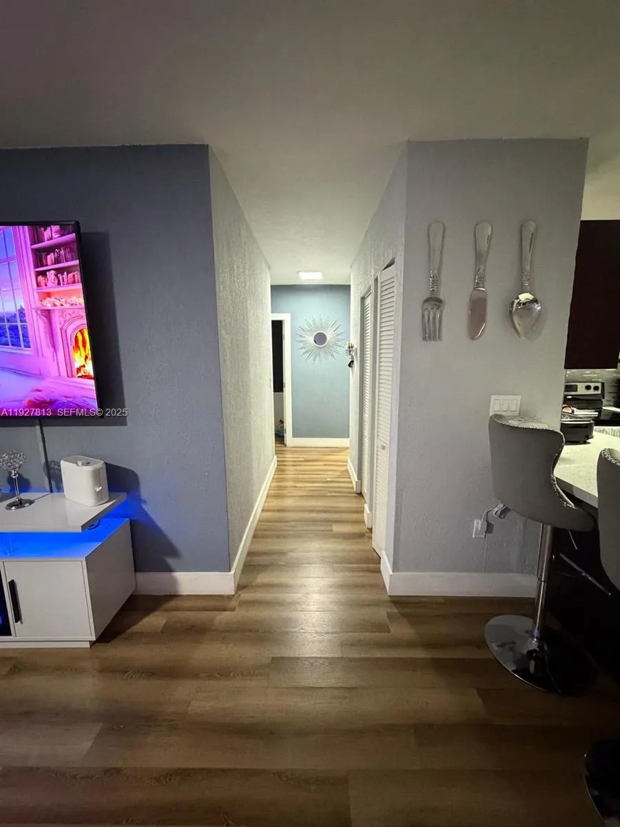 100 NE 171st Ter, Miami FL 33162