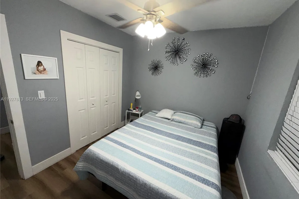 100 NE 171st Ter, Miami FL 33162