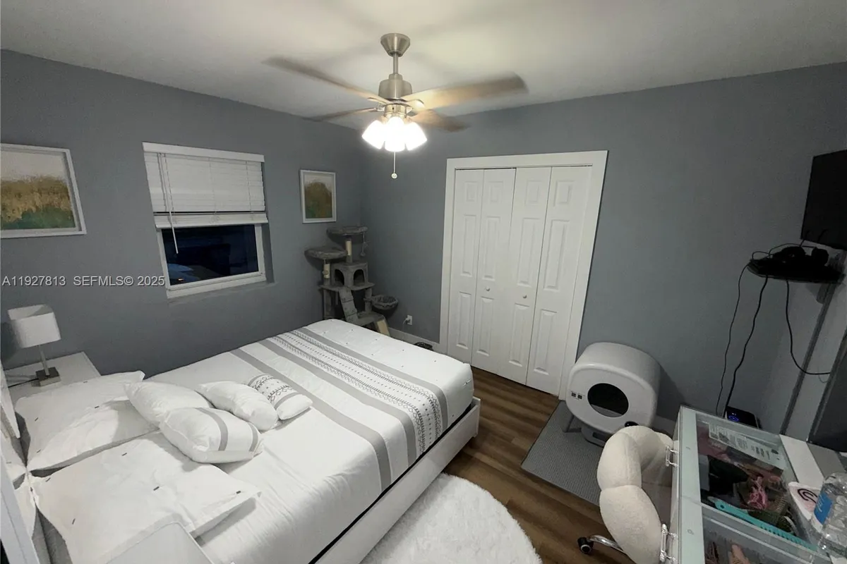 100 NE 171st Ter, Miami FL 33162