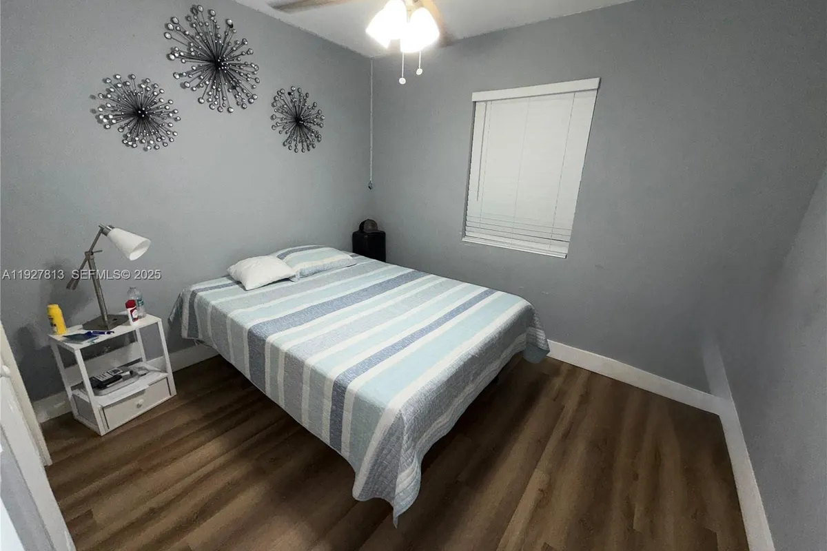 100 NE 171st Ter, Miami FL 33162