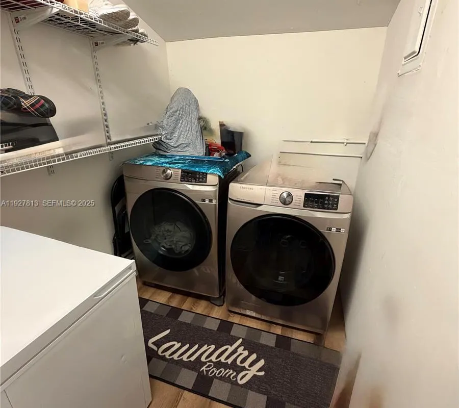 100 NE 171st Ter, Miami FL 33162