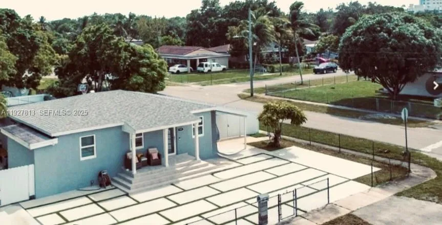 100 NE 171st Ter, Miami FL 33162