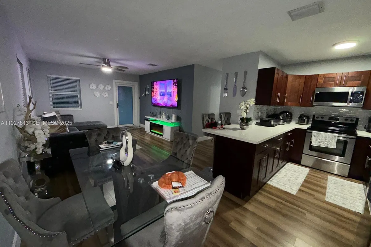 100 NE 171st Ter, Miami FL 33162