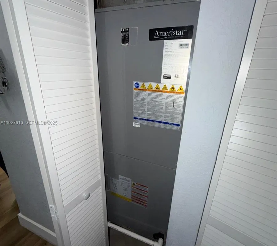 100 NE 171st Ter, Miami FL 33162